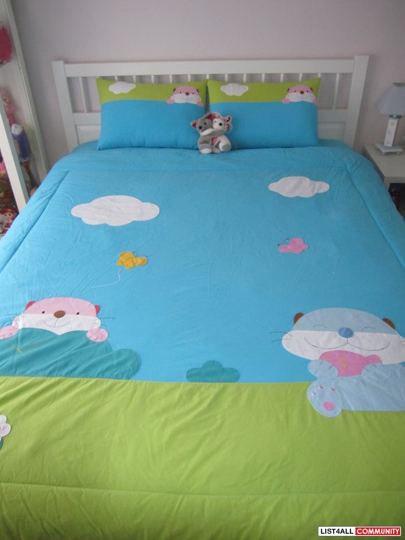 ***FREE GIFT WITH PURCHASE*** BLANKET SET IN DIFFERENT SIZES & COLOURS