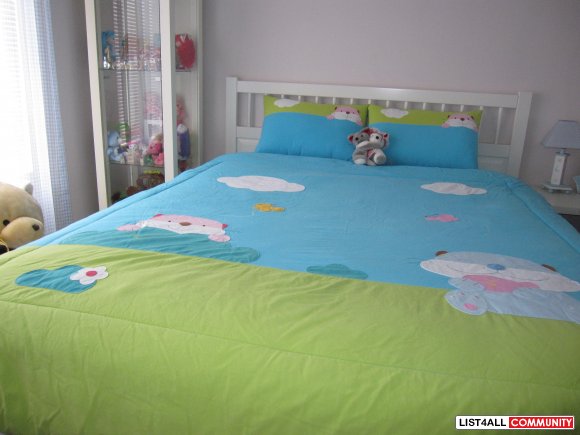 ***FREE GIFT WITH PURCHASE*** BLANKET SET IN DIFFERENT SIZES & COLOURS