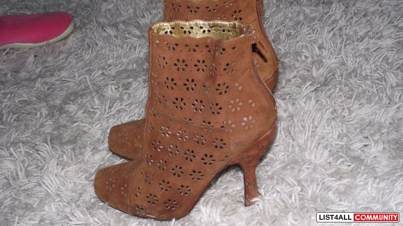 ANNE MICHELLE ANKLE BOOTS