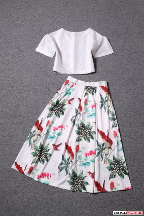 Print white top with maxi print dress