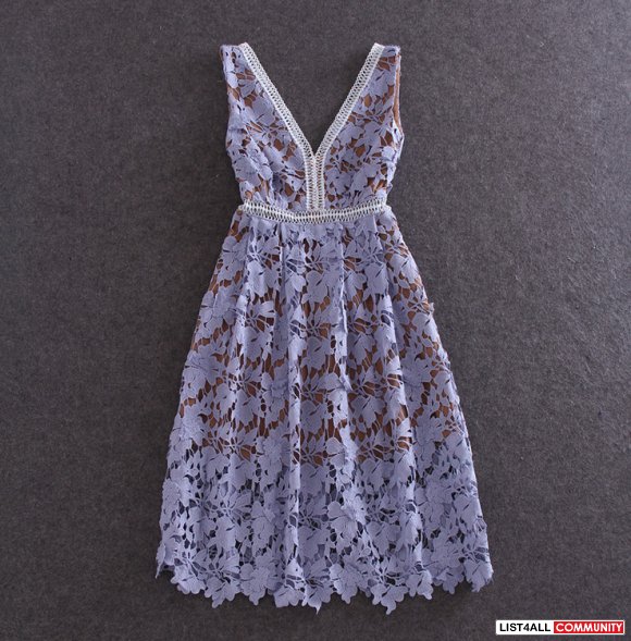 Lace v-neck one-piece dress mid