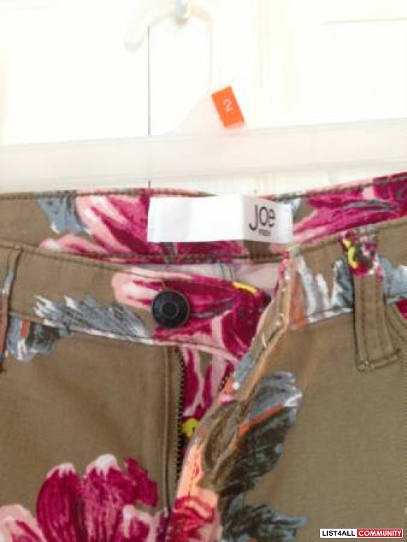Joe Fresh Floral patterned pants size 2