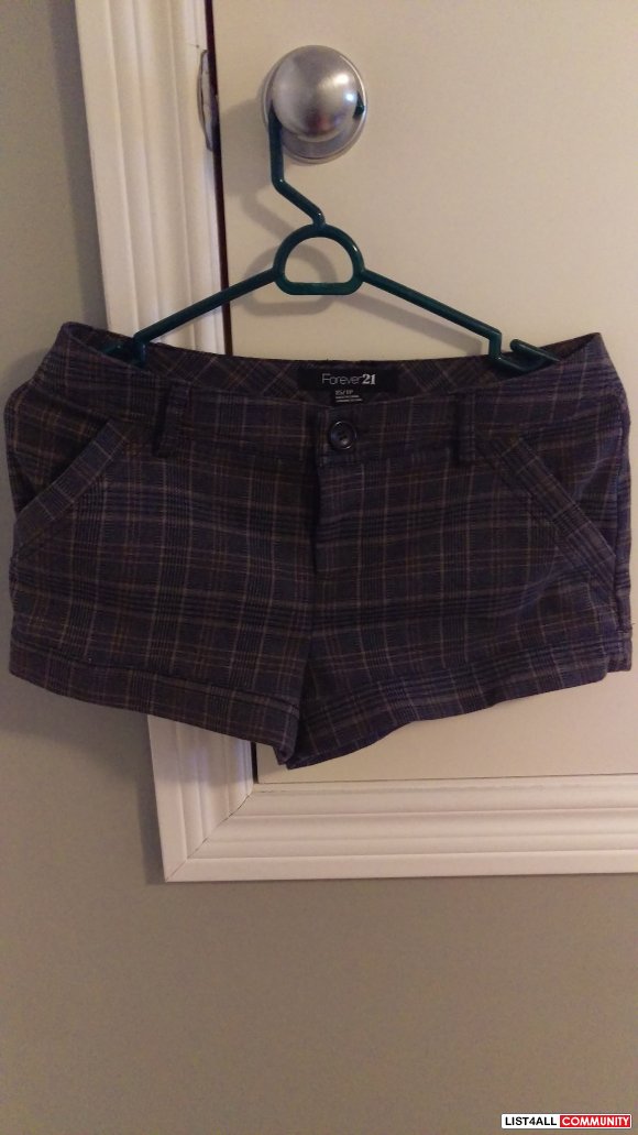 Forever 21: XS Plaid shorts