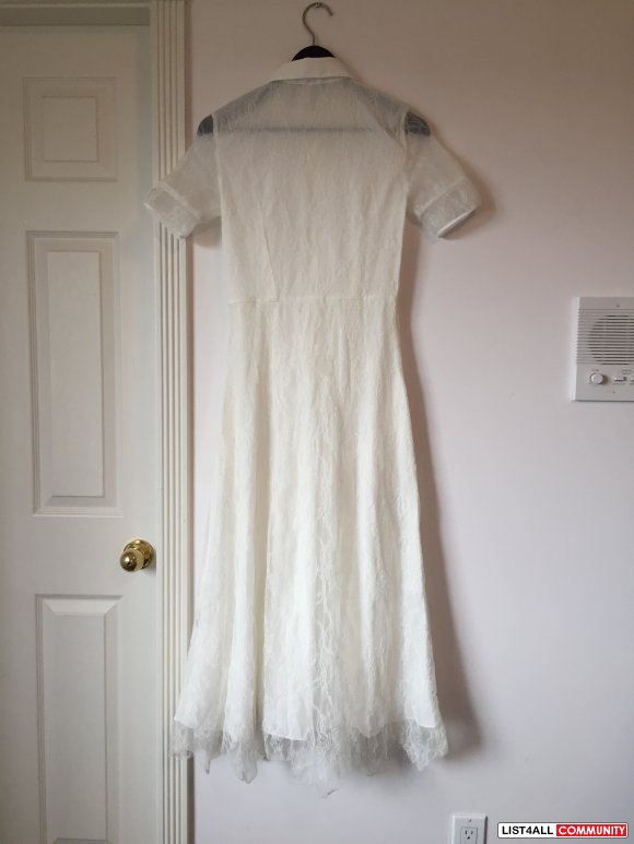 Bottega Venata white lace dress missing one button on sleeve Size S