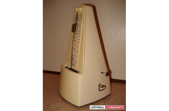 Nikko Metronome