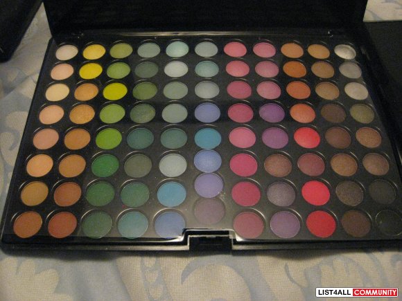 88 COLORS PALETTE in MATTE AND SHIMMER EYESHADOW