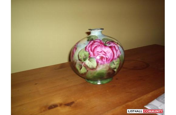 I picked up this pot in a huge antique fair in Southern Californa abou