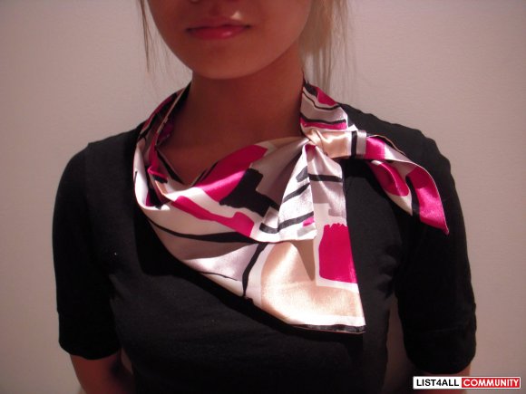 MUST see! New in sealed packaging - Silk scarf