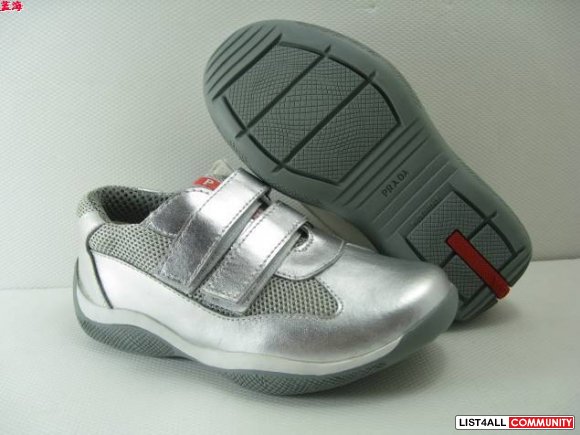 NEW AUTHENTIC PRADA RED LEATHER CHILDREN'S  www.kickshopping.com