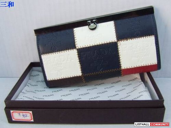 Authentic PRADA Pink Leather Wallet www.kickshopping.com