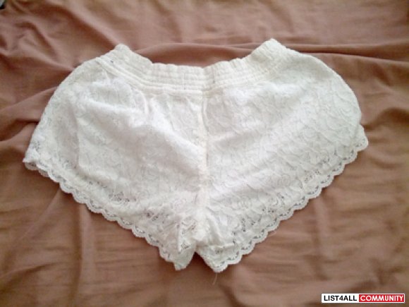 Abercrombie & Fitch white lace shorts