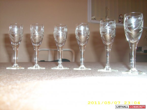 Etched liqueur / sherry / cordial crystal glasses (set of 6)