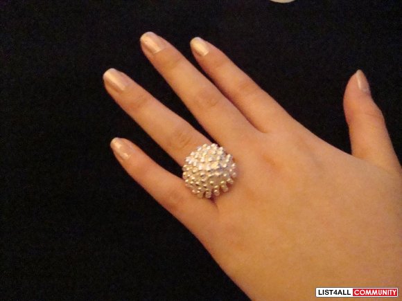 Snowball Ring(Sterlig Sliver). Ring size: adjustable